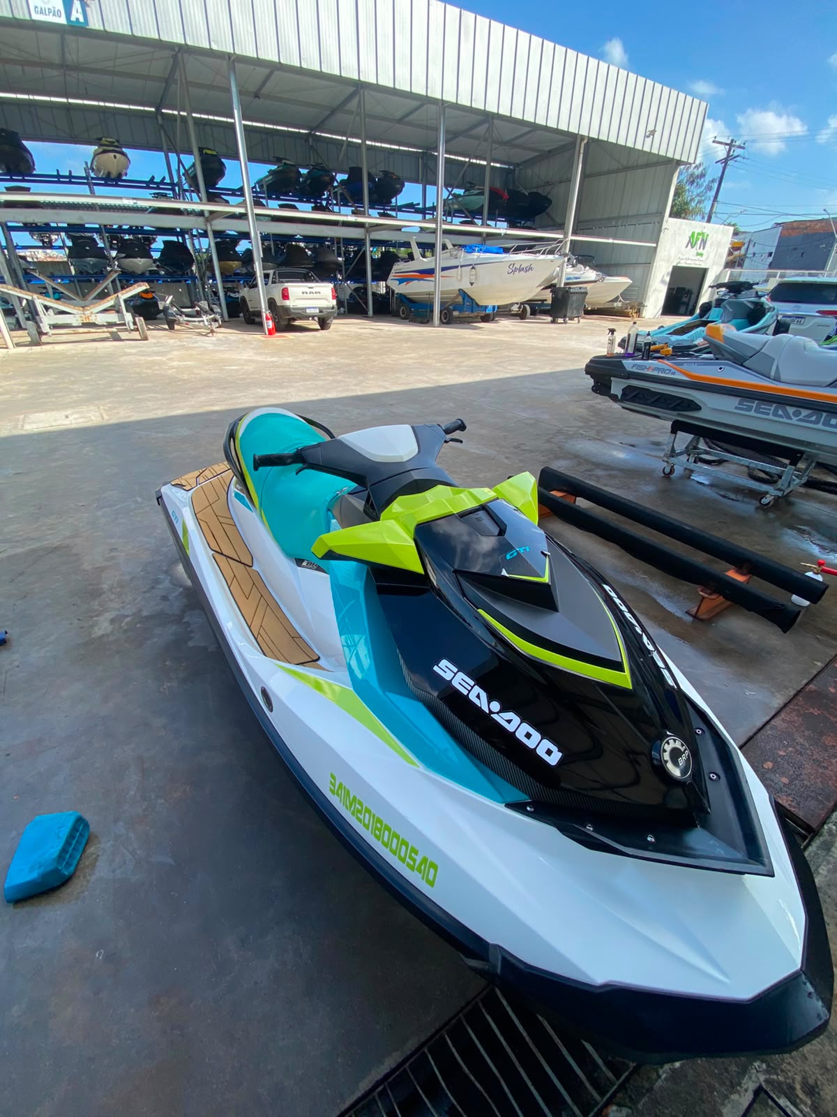 Jet Ski Sea-Doo GTI — Azul — foto 1